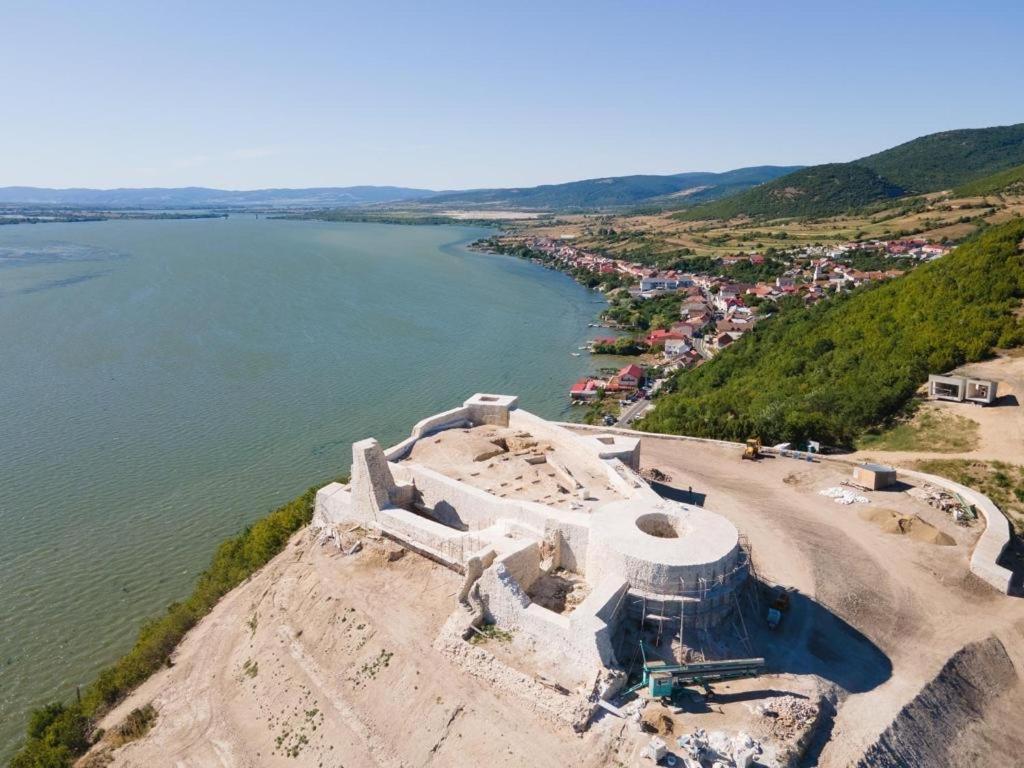Pensiunea Danubio Moldova Noua Eksteriør billede